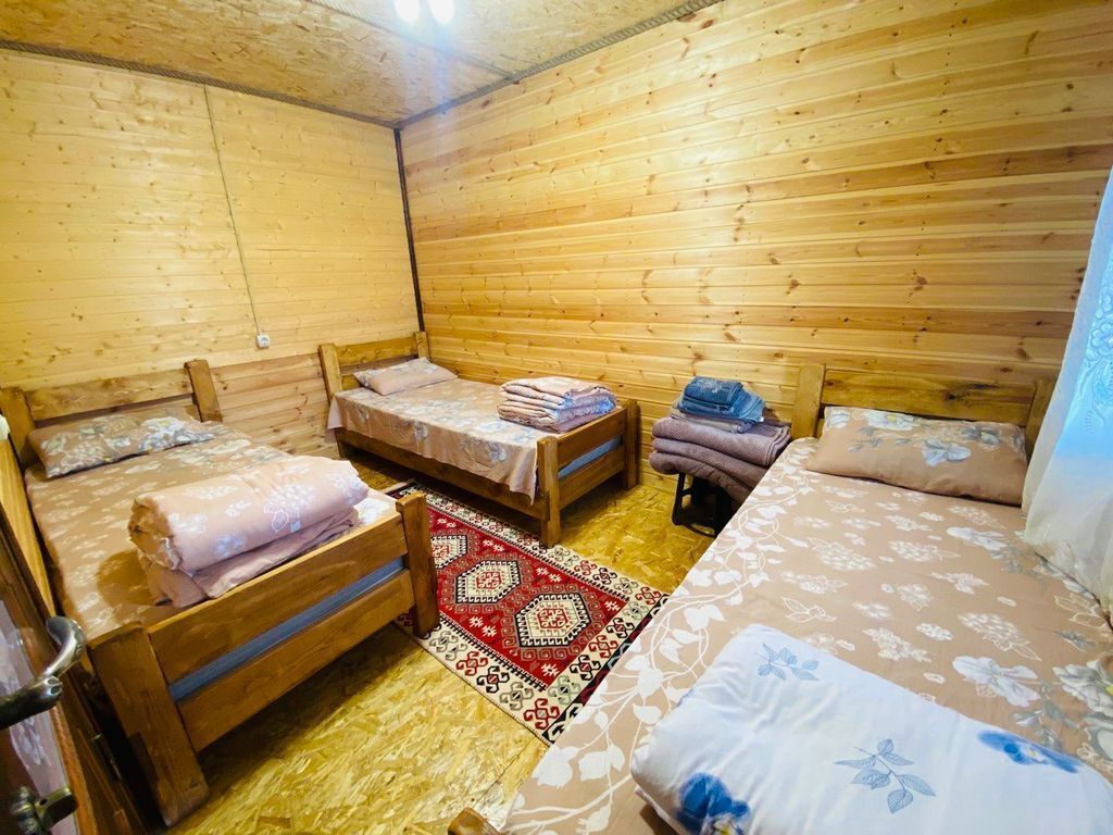 Маленький домик в горном селе Чох-Коммуна с панорамой на Гуниб и атмосферой полного уединения