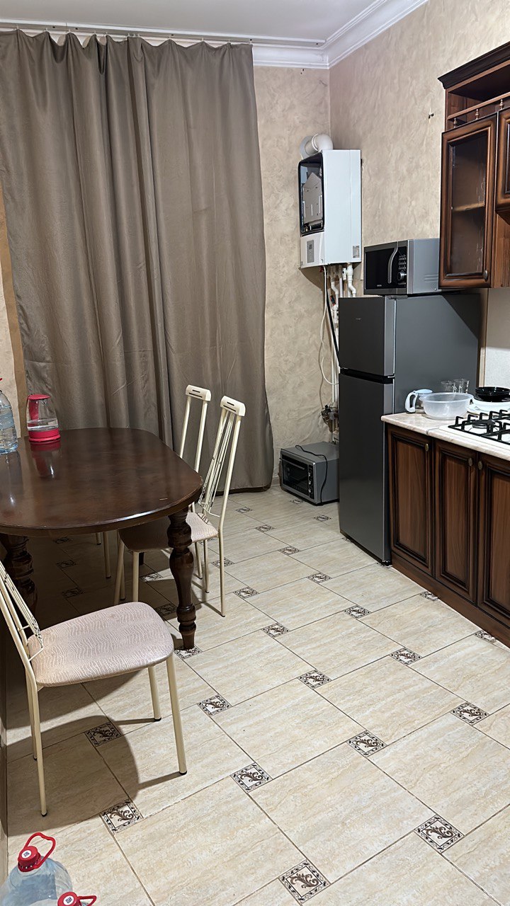 2-к. квартира, 60 м², 1/9 эт.