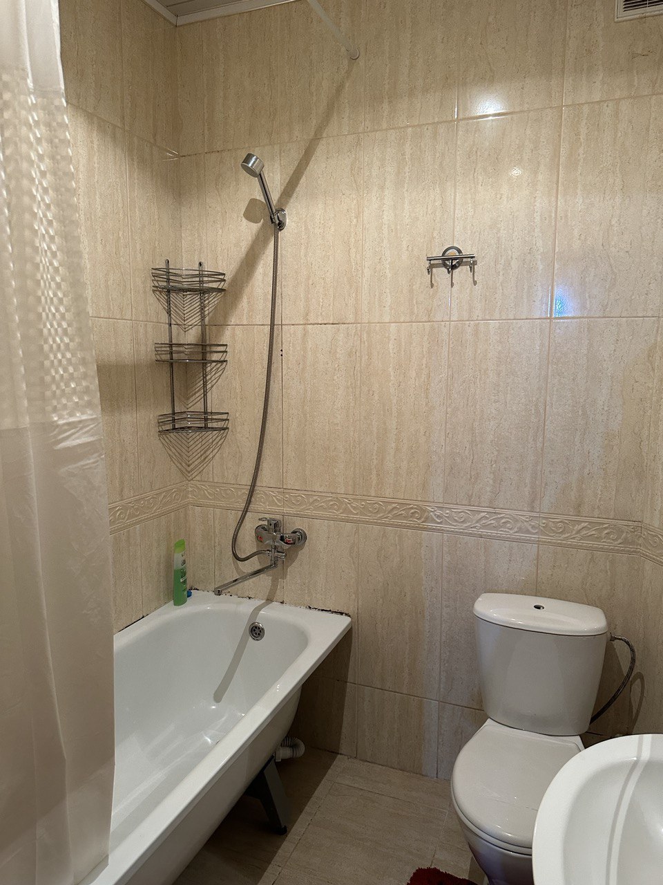 2-к. квартира, 60 м², 1/9 эт.
