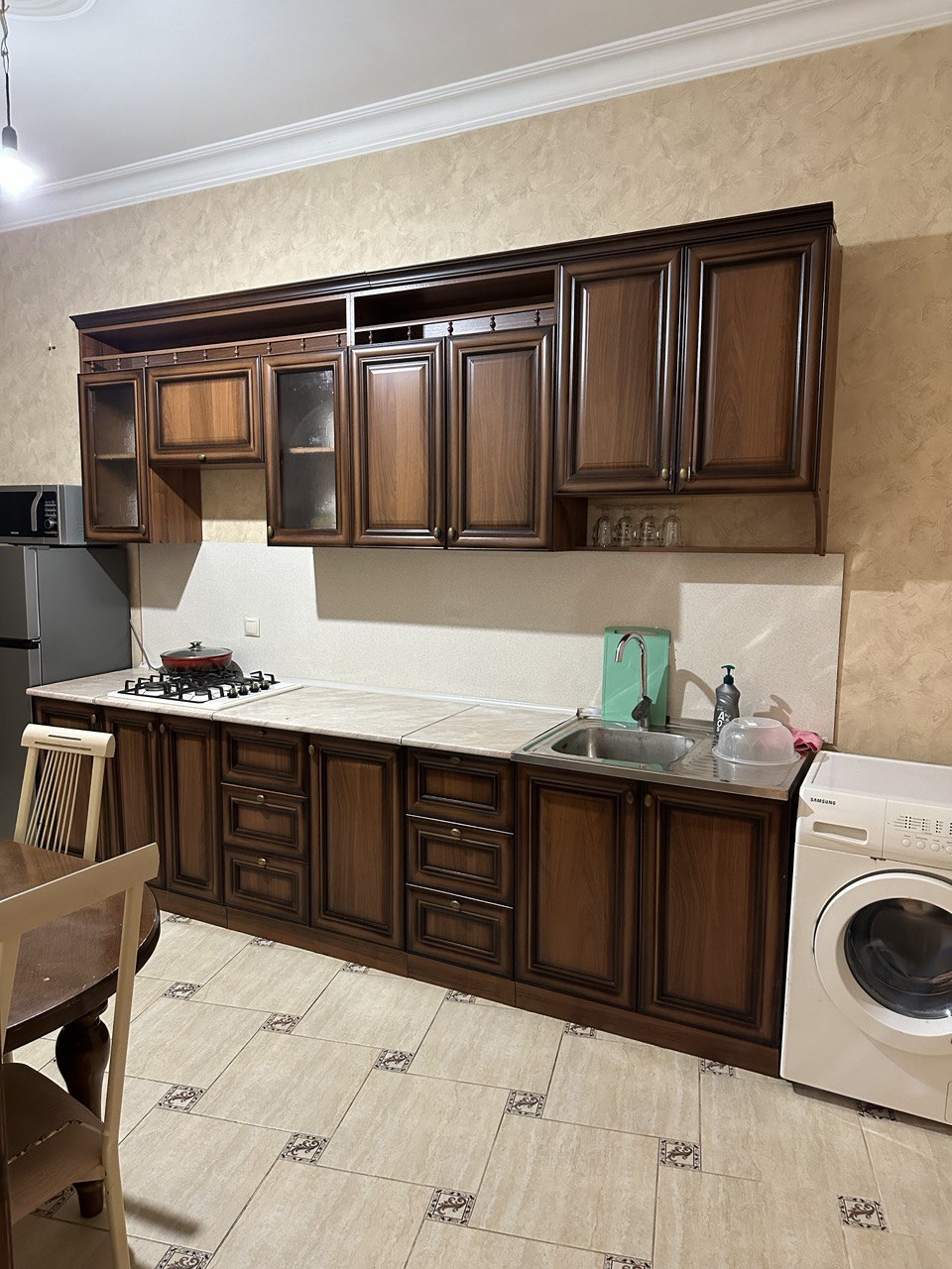 2-к. квартира, 60 м², 1/9 эт.