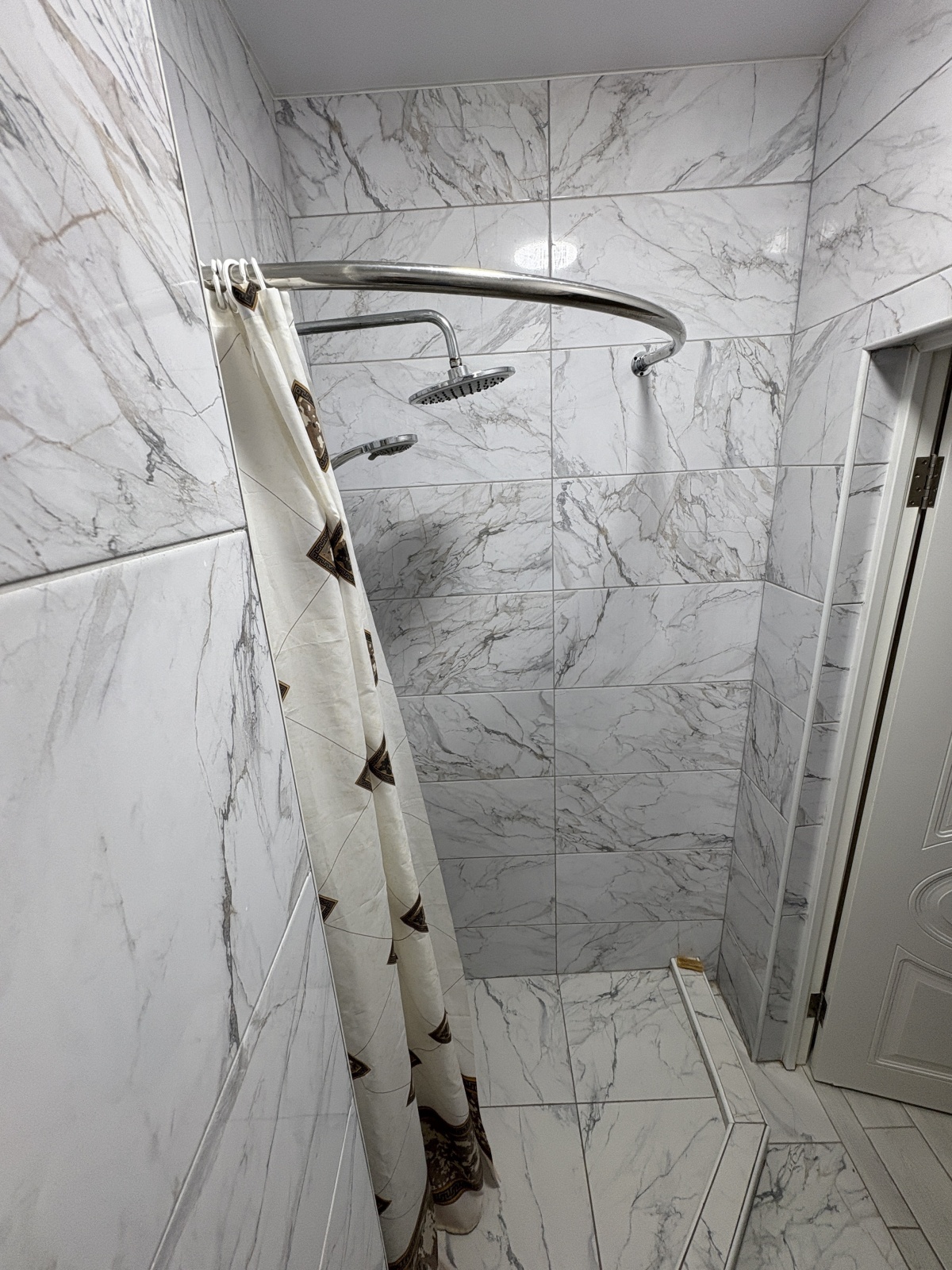 Стильная 2-комнатная квартира у моря в Махачкале.