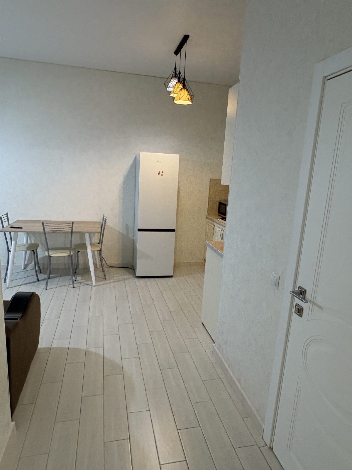 Стильная 2-комнатная квартира у моря в Махачкале.